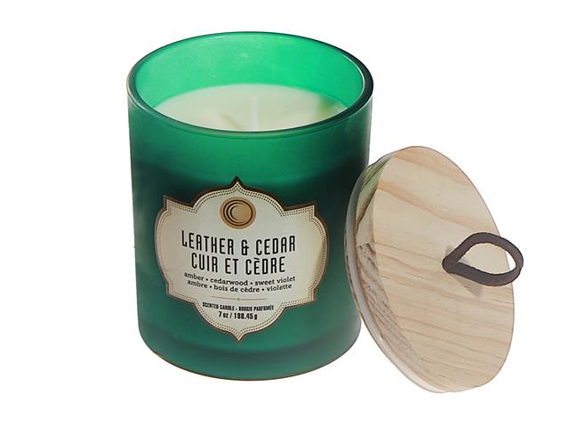 7oz GREEN JAR SCENTED CANDLE WITH LID (LEATHER & CEDAR)