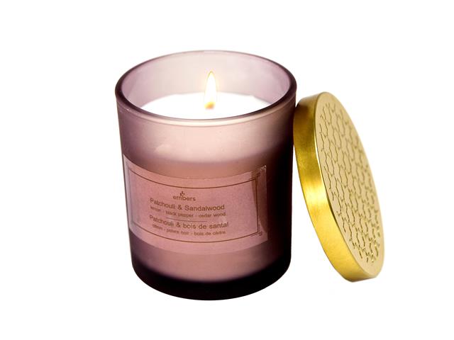 7oz MAUVE JAR SCENTED CANDLE WITH LID (PATCHOULI/SNDLWD )